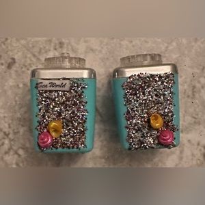 Vintage Kitsch SEA WORLD Seashell Souvenir Plastic Salt Pepper Shaker Set